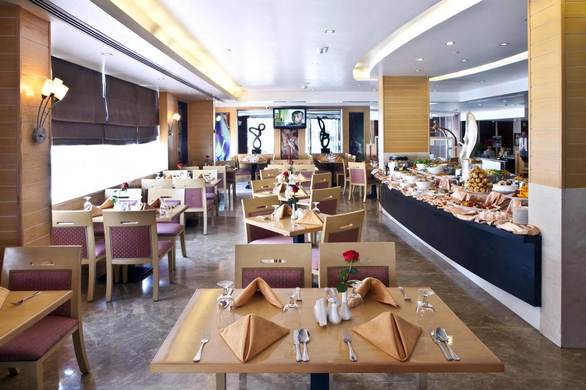 Landmark Riqqa Hotel Dubai Eksteriør billede